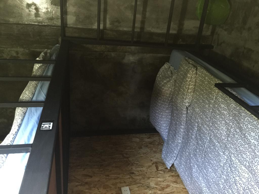 Hometown Hostel Samut Songkhram Eksteriør bilde