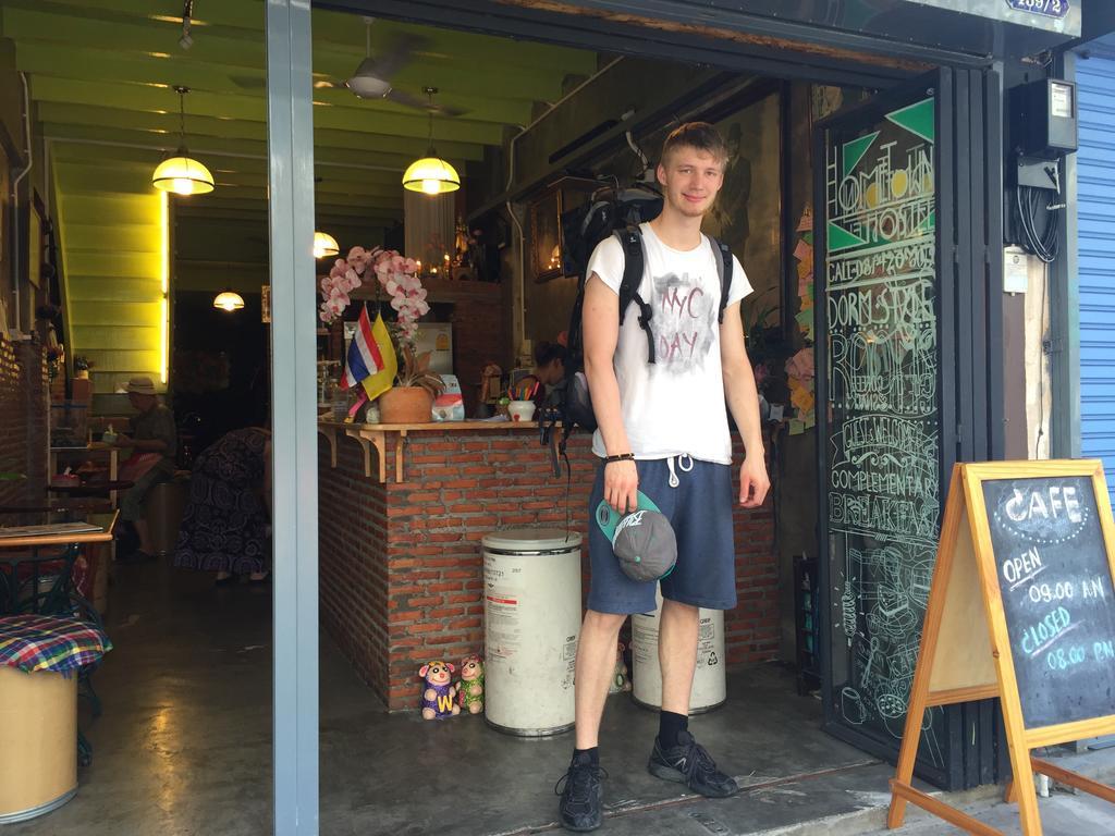 Hometown Hostel Samut Songkhram Eksteriør bilde