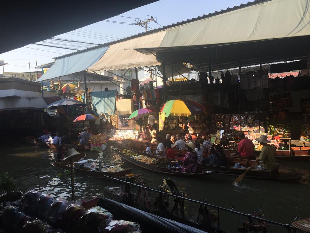 Hometown Hostel Samut Songkhram Eksteriør bilde