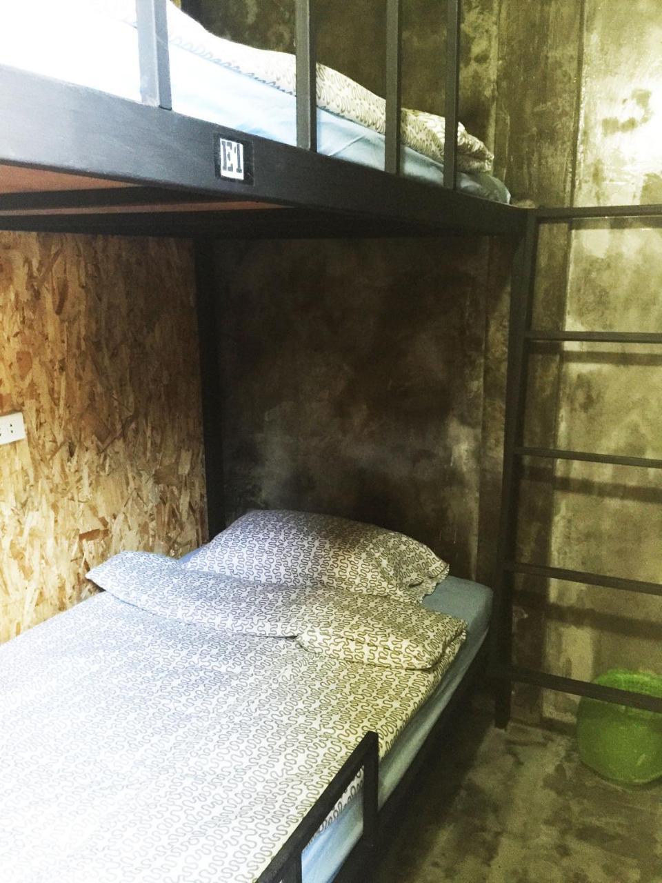 Hometown Hostel Samut Songkhram Eksteriør bilde